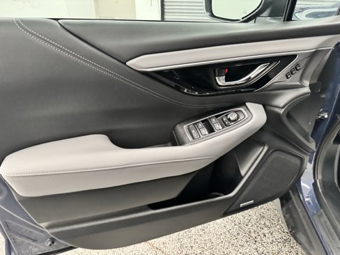 Used 2023 Subaru Outback Limited XT image 8