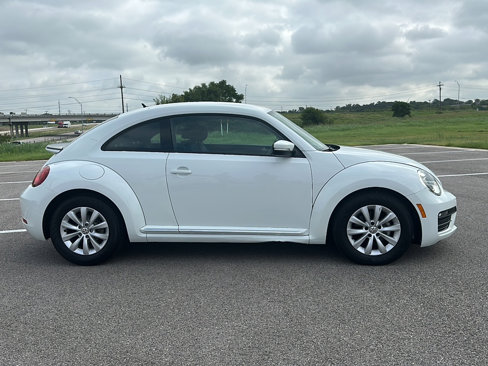 Used 2019 Volkswagen Beetle 2.0T S image 9