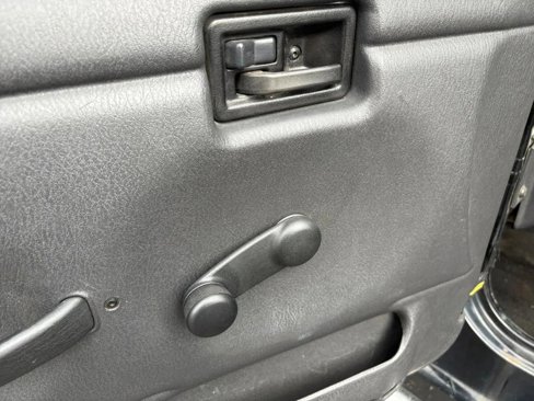 Used 2005 Jeep Wrangler Sport image 10