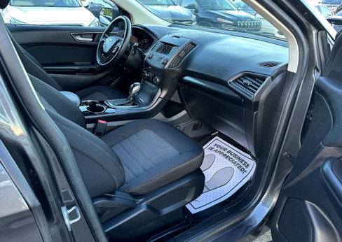 Used 2018 Ford Edge SE image 13