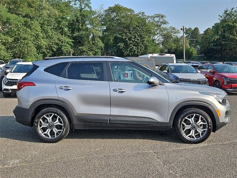 Certified 2021 Kia Seltos EX image 8