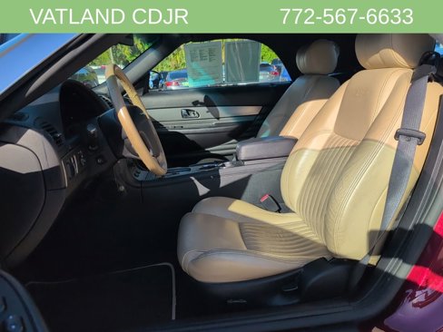 Used 2004 Ford Thunderbird image 26