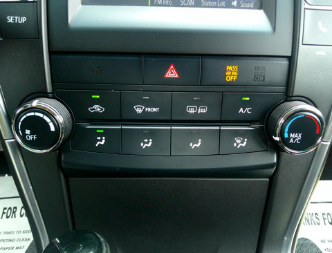 Used 2015 Toyota Camry XLE image 27