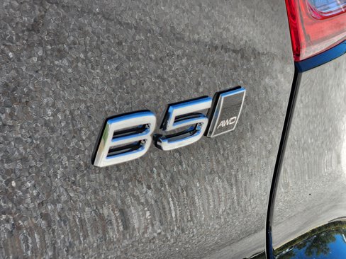 New 2025 Volvo XC40 B5 Core w/ Protection Package image 11