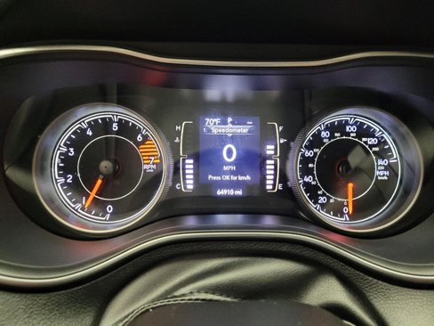 Used 2019 Jeep Cherokee Latitude Plus w/ Cold Weather Group image 23