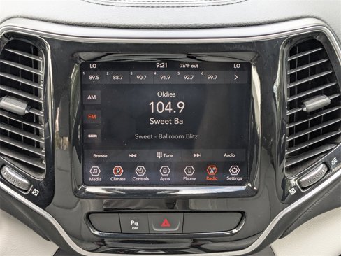 Used 2020 Jeep Cherokee Limited image 19