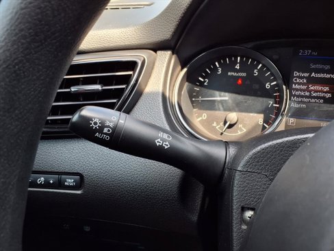 Used 2019 Nissan Rogue Sport SV image 16