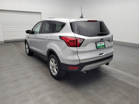 Used 2019 Ford Escape SE image 5