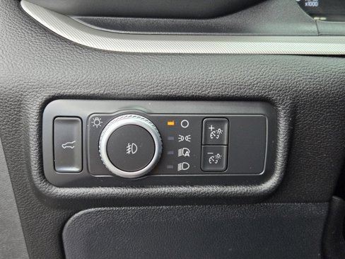 Used 2022 Ford Explorer XLT w/ Equipment Group 202A image 20