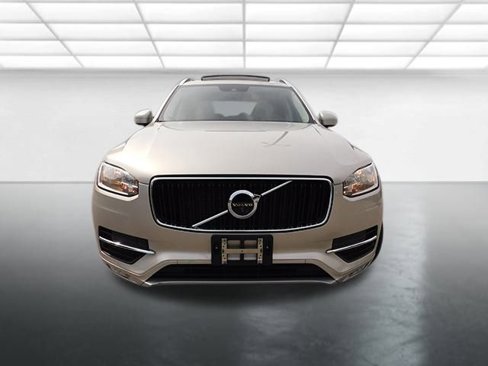 Used 2016 Volvo XC90 T6 Momentum image 3