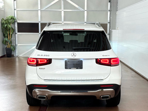 Used 2022 Mercedes-Benz GLB 250 4MATIC image 4
