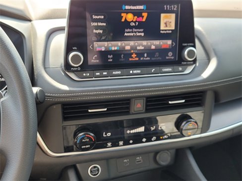 Used 2023 Nissan Rogue SV image 15