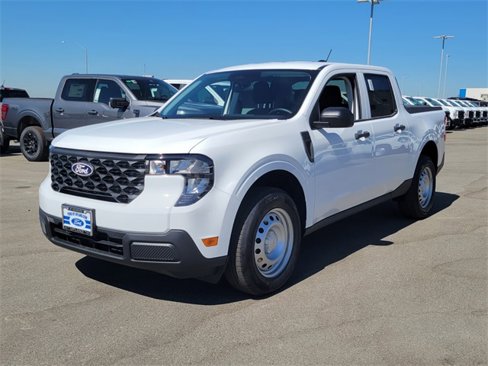 New 2025 Ford Maverick XL image 3
