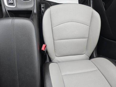 Used 2018 Chevrolet Equinox Premier image 38