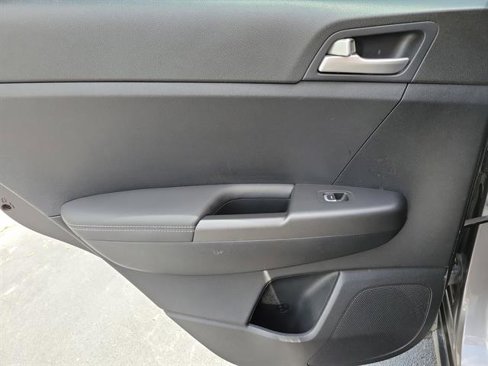 Used 2019 Kia Sportage LX image 18