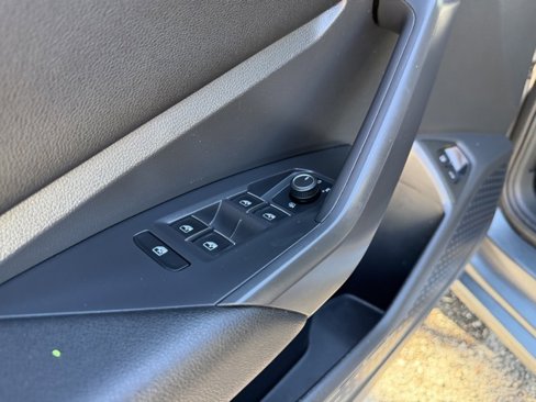 Certified 2021 Volkswagen Jetta SE image 17