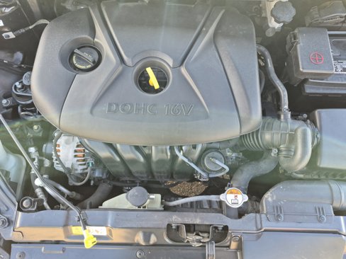 Used 2013 Hyundai Elantra GLS w/ Preferred Pkg image 28