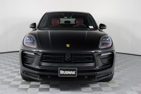 Certified 2025 Porsche Macan image 10