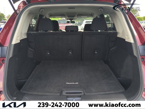 Used 2021 Nissan Rogue SV image 12