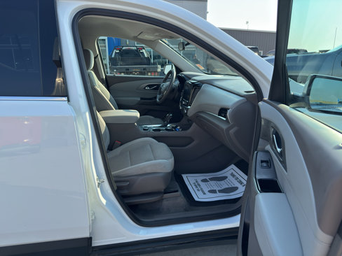 Used 2020 Chevrolet Traverse LT image 26