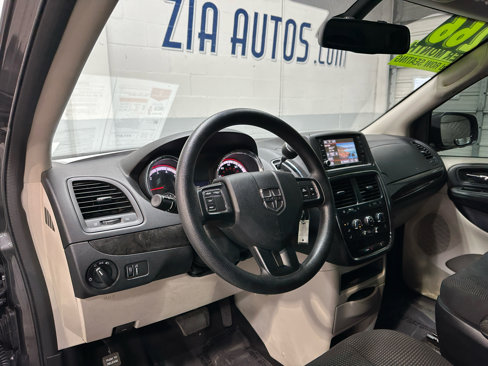Used 2020 Dodge Grand Caravan SE w/ UConnect Hands-Free Group image 11