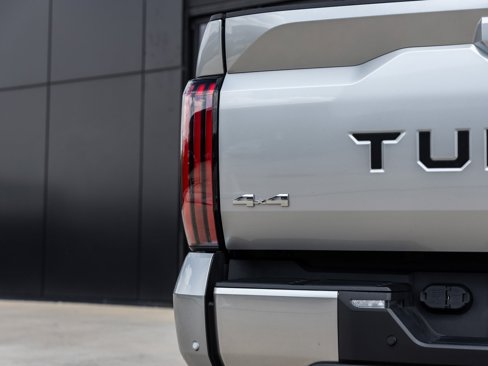 Used 2023 Toyota Tundra Limited image 12