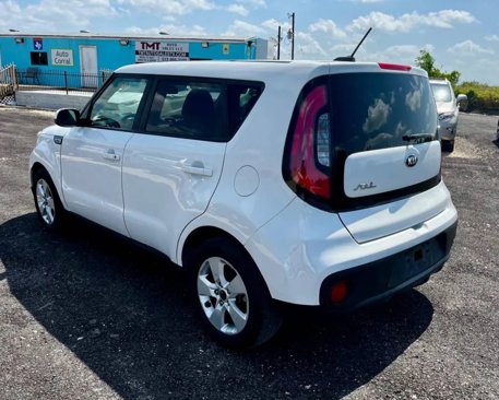 Used 2017 Kia Soul image 3