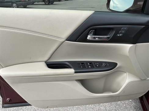 Used 2015 Honda Accord EX-L image 17