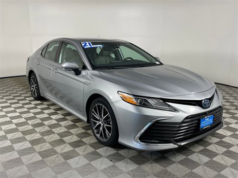 Used 2021 Toyota Camry XLE image 18