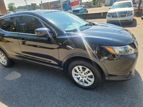 Used 2019 Nissan Rogue Sport S image 5