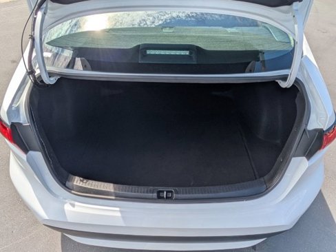 Used 2022 Toyota Corolla LE image 10