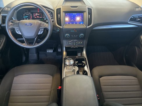 Used 2020 Ford Edge SE image 11