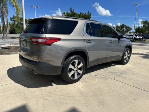 Used 2019 Chevrolet Traverse LT w/ LT Premium Package image 4