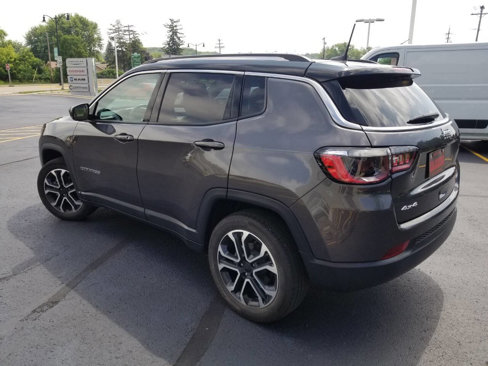 Certified 2022 Jeep Compass Limited image 5