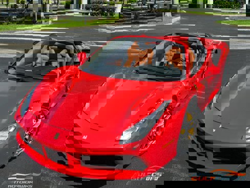 Used 2019 Ferrari 488 Spider image 7