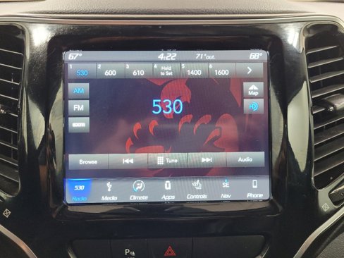 Used 2019 Jeep Cherokee Limited image 25