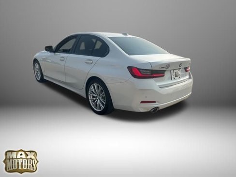 Used 2023 BMW 330i xDrive Sedan w/ Premium Package image 5