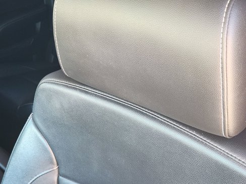 Used 2016 Chevrolet Suburban LT image 17