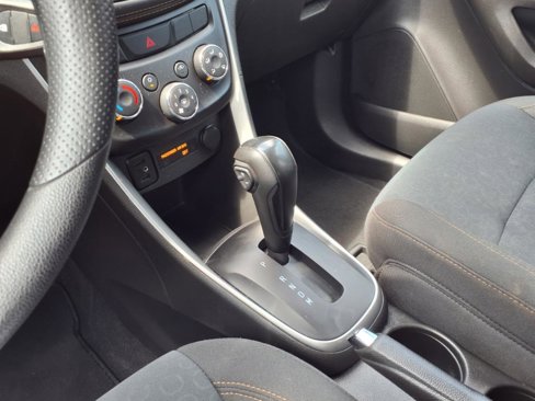Used 2020 Chevrolet Trax LS w/ Tint and Cruise Package image 10