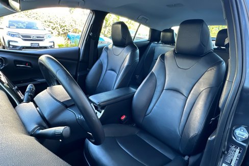 Used 2017 Toyota Prius Four image 6