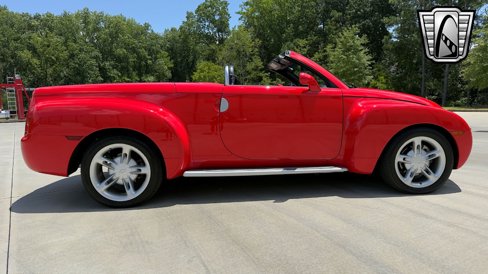Used 2004 Chevrolet SSR w/ Preferred Equipment Group image 4