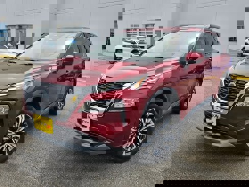 Used 2023 Nissan Rogue SV image 2