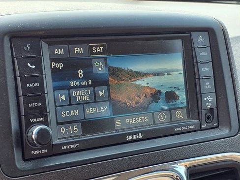 Used 2016 Chrysler Town & Country Touring image 8