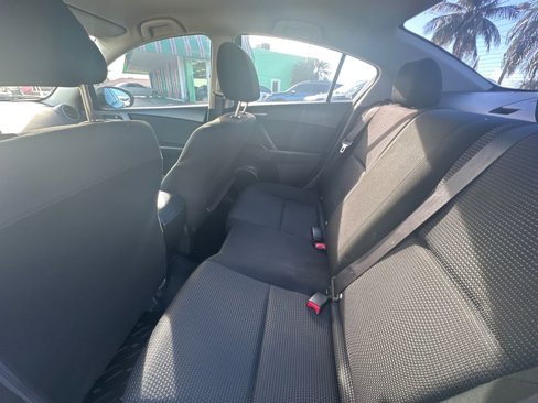 Used 2013 MAZDA MAZDA3 i SV image 14