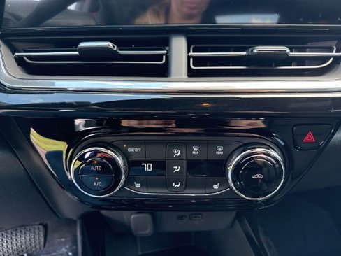 New 2025 Chevrolet Trax RS image 18