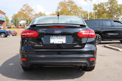 Used 2016 Ford Focus SE w/ SE Sport Package image 28