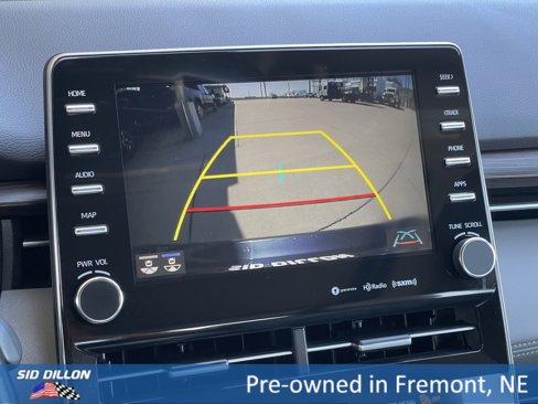 Used 2019 Toyota Avalon XLE image 3