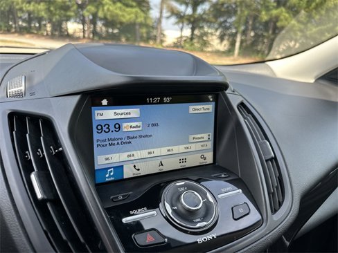Used 2019 Ford Escape Titanium image 16