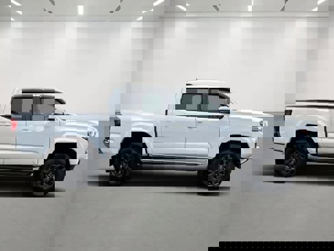 Used 2021 Toyota Tacoma SR5 image 5