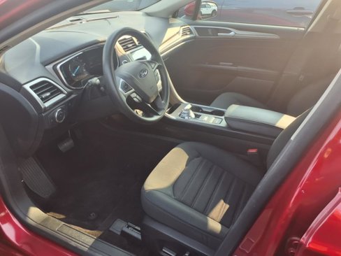 Used 2020 Ford Fusion SE image 14
